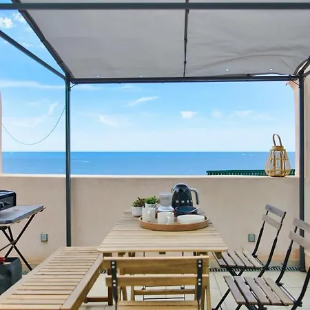 Coquet En Bord De Et Corniche Apartment