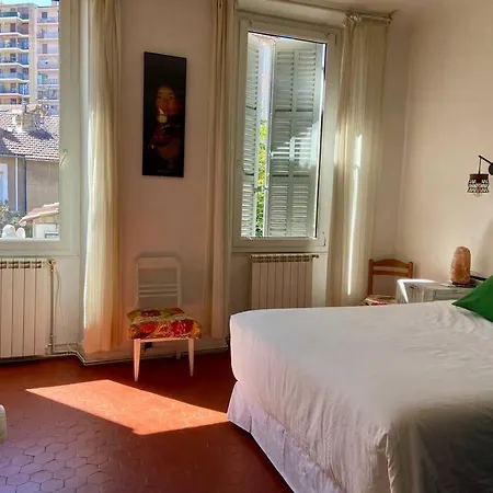 Logis Confortable - Accueillant Apartment *
