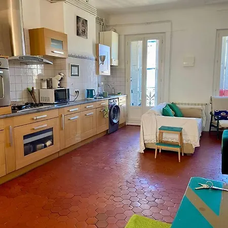 Logis Confortable - Accueillant Apartment