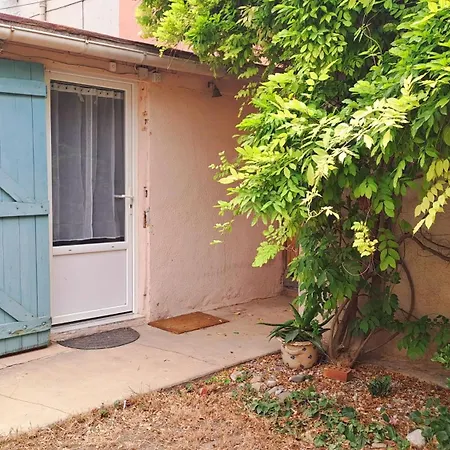 Jolie Maisonnette En Bord De Avec Jardin Marseille