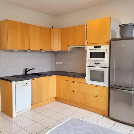 Le Petit Marseillais Apartment *