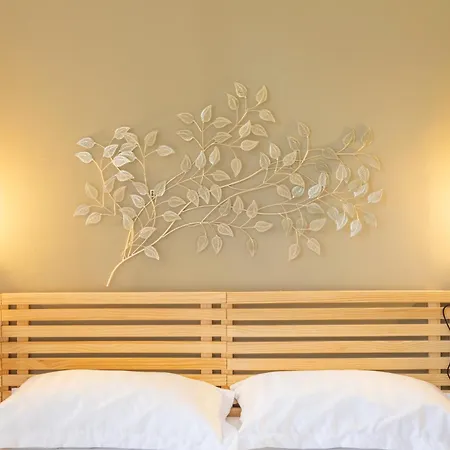 Adira Montgrand 2 Etoiles *