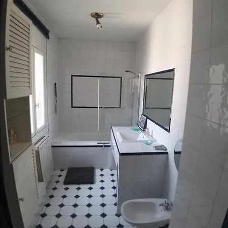Vieux Port Maritime De 72m² Et Balcon Apartment Marseille