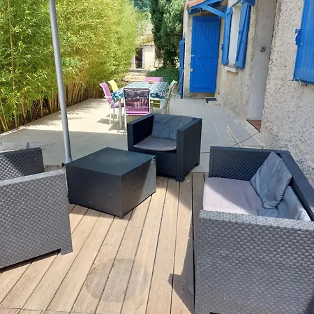 Chambre Dans Homestay Marseille