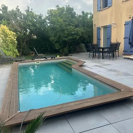 Jolie Maison Provencale Au Volets Bleu Marseille