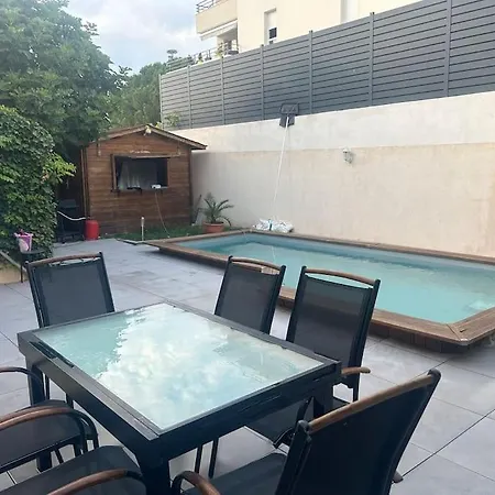 Jolie Maison Provencale Au Volets Bleu Villa