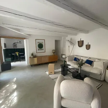 Charmante Maison Avec Piscine Holiday home *