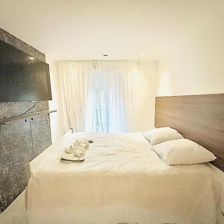 Jacuzzi Apartment