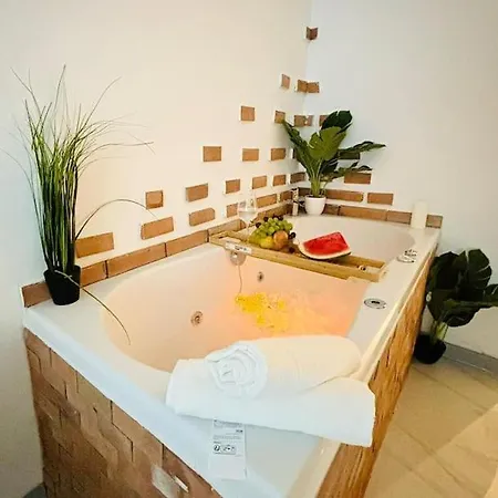 Apartment Jacuzzi *
