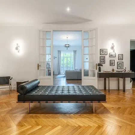 Standing, 8 Pers Apartment