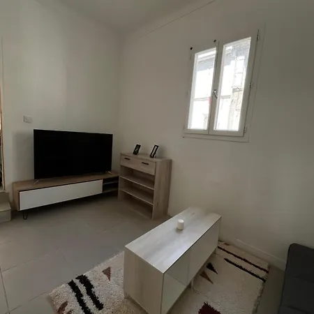 Apartment Studio 1 Etage Au Centre De