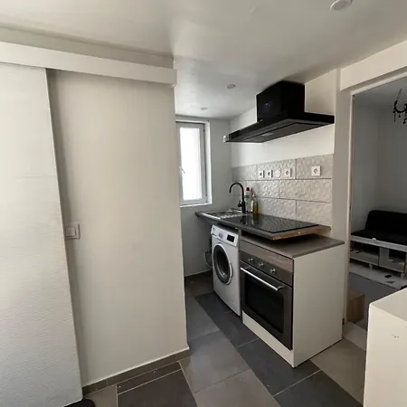 Apartment Studio 1 Etage Au Centre De *