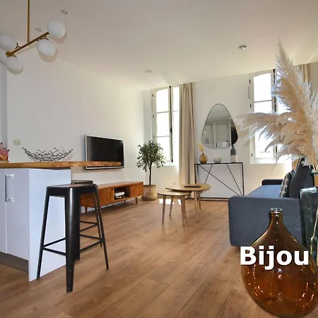 Aparthotel Du Vieux Port 4*