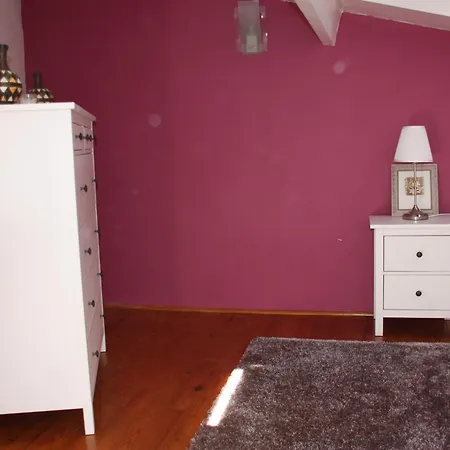 Homestay Petite Maison D'hote Et Son Patio Au Pied De Notre-dame *