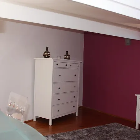 Petite Maison D'hote Et Son Patio Au Pied De Notre-dame * Marseille
