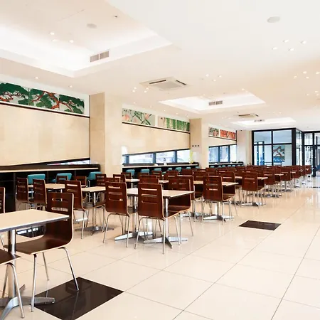 Toyoko Saint Charles Otel