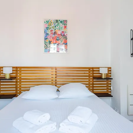 Apartment La Corderie - Sous Les Toits De Marseille