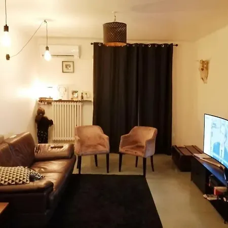 6 Personnes, 3 Chambres, Tres Bien Situe Centre