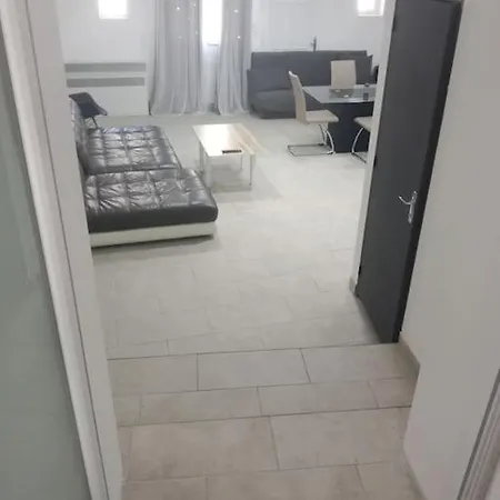 Grand Apartment
