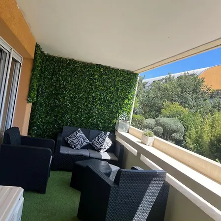 Appartement Luxueux Design Architecte Tout Equipes 85M2 Sur 2 Niveaux Plus 2 Terrasses De 16M2 Apartment Marseille