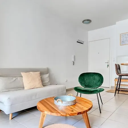 Paillas - T3 Climatise Avec Balcon Et Parking * Marseille