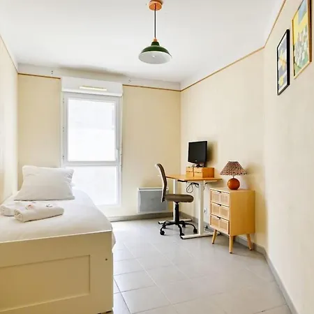 Paillas - T3 Climatise Avec Balcon Et Parking * Marseille