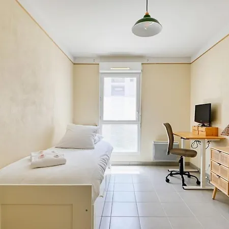 Paillas - T3 Climatise Avec Balcon Et Parking Marseille