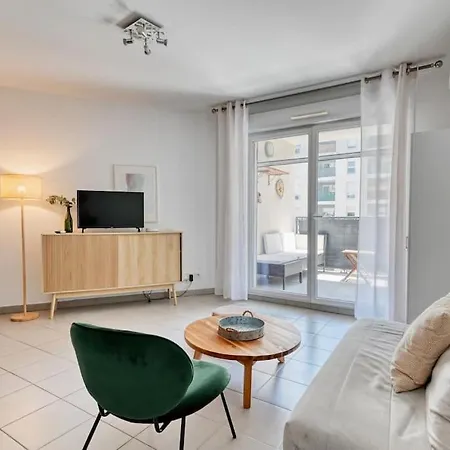 Paillas - T3 Climatise Avec Balcon Et Parking * Marseille