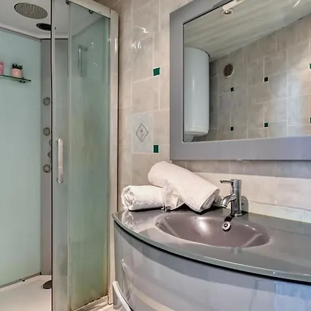 Apartment Spacieux Pres Du Velodrome Et Des Plages