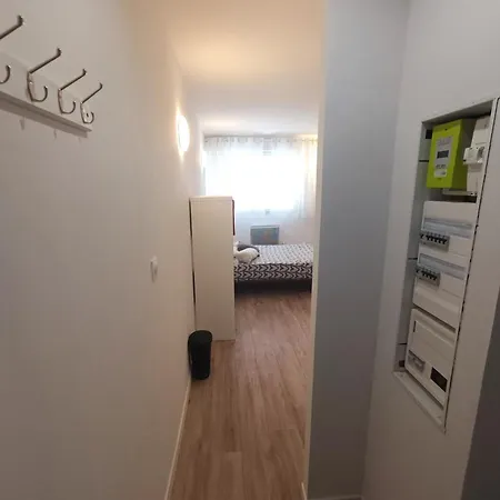 Apartment Neuf Equipe A 600m De La Gare St Charles Marseille