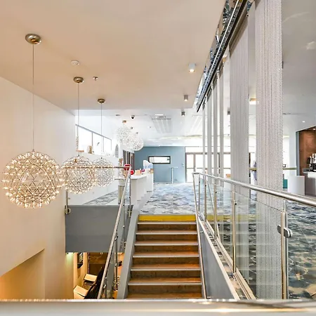 Mercure Centre Vieux Port Hotel 4*