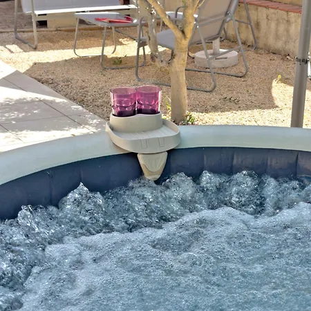Confort Jacuzzi Barbecue Clim Parking