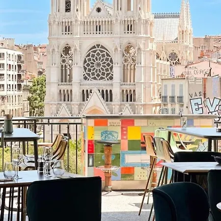 Apartment Loft Reformes Plaine Marseille