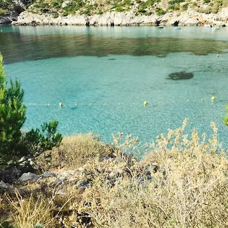 Apartment Morgiou Sormiou T4 Climatise Familial - 3 - Terrasse Bois - Jardin Privatif - Calanques A Pied - Plages & Velodrome A 10 Min - Ideal Familles & Randonneurs & Grimpeurs - Escalade A 5 Min - Sud
