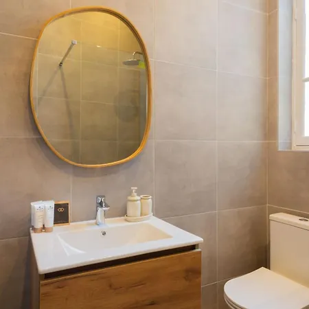 Minimalistic Near Vieux-port By Weekome * Marseille
