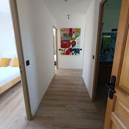 3 Avec Terrasse Vue A 150 M De La *