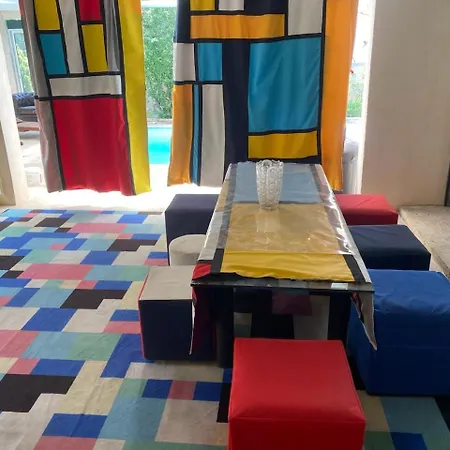 Avec Piscine *
