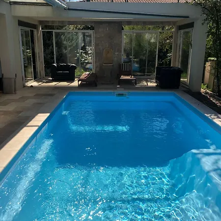 Avec Piscine