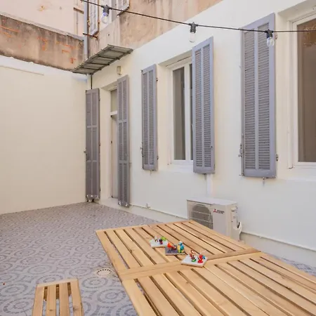 Avec Terrasse Authentique A * Marseille
