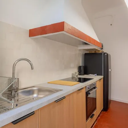 Apartment Avec Terrasse Authentique A Marseille