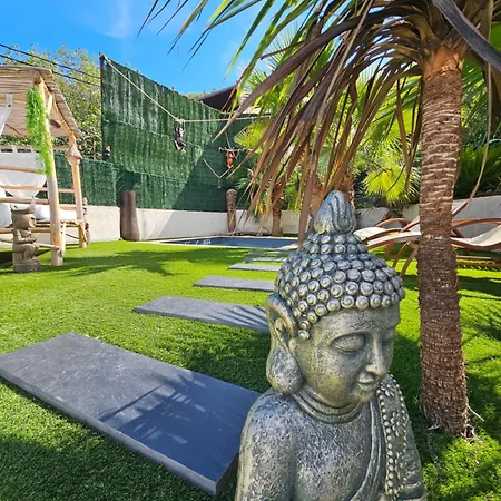 O Balinais Mini Avec Et Piscine Privative Marseille