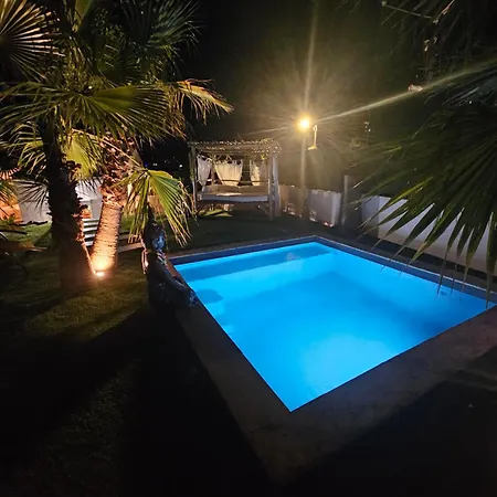 O Balinais Mini Avec Et Piscine Privative Couette-café