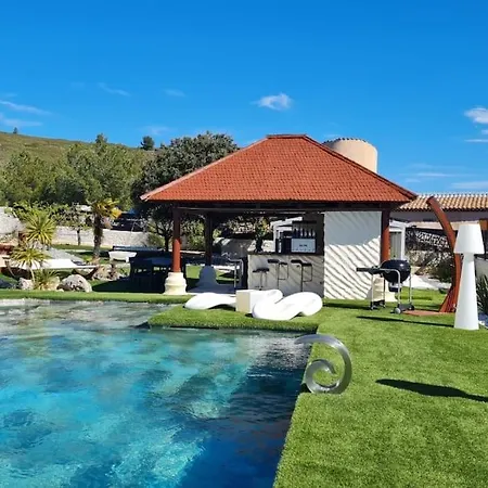 Fabuleuse -7 -14 Pers Avec Grande Piscine 2 Jacuzzis Marseille