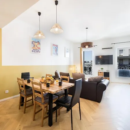 Desiree - Joliette - Saint Charles - Vieux Port Apartment