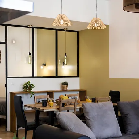 Desiree - Joliette - Saint Charles - Vieux Port Apartment