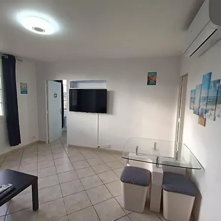 T3 Equipe Avec Petit Balcon Apartment
