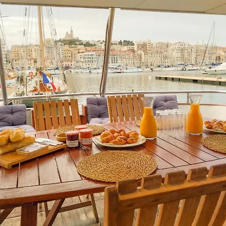 Botel Yacht Idealement Situe Au Coeur Du Vieux-port Marseille