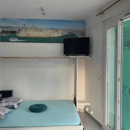Apartment Stud Terras Corniche 2 Pers Stat Gratuit Rue Modif Suivt Possib Et Accord Exclusif Marseille