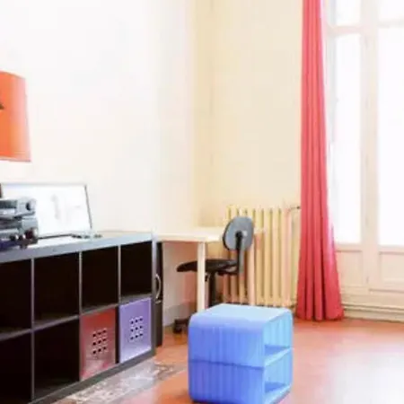Quartier Longchamp Homestay