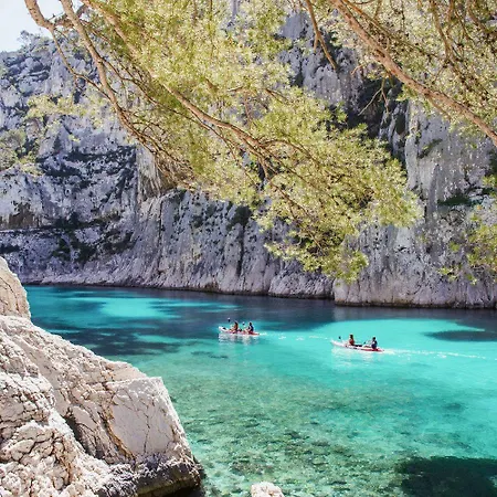 Votre Refuge A Proximite Des Plages Et Du Stade Velodrome Marseille